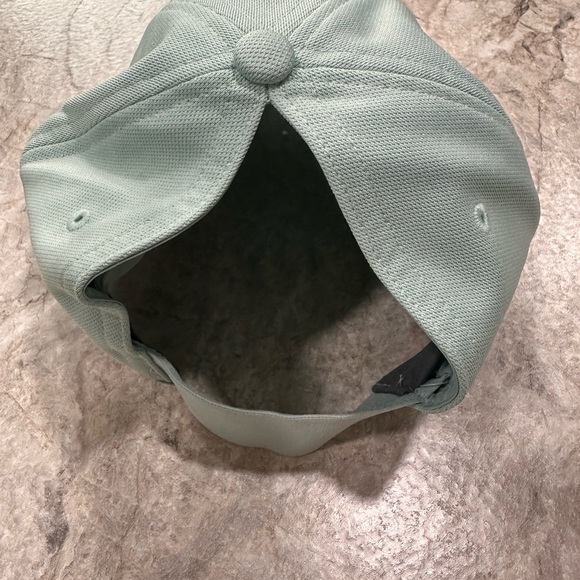 Under Armour Baseball Caps - Set of 4 - Picture 3 of 9